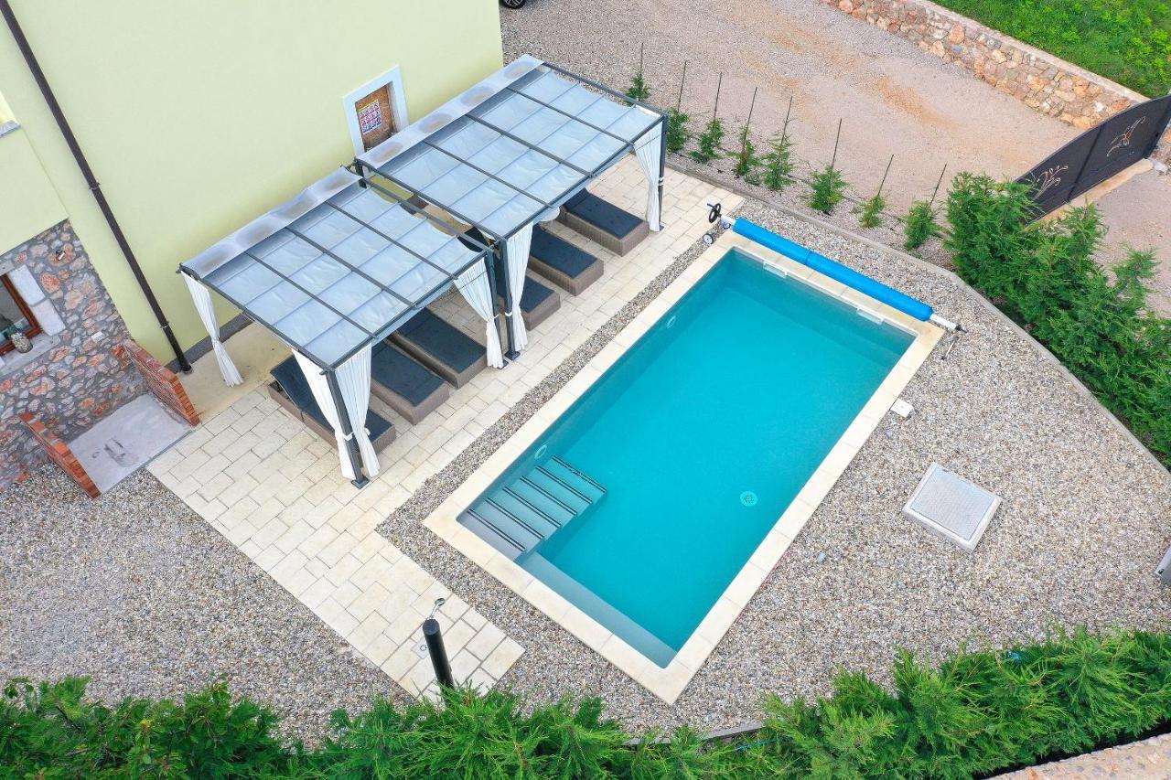 Holiday Home Tos Risika Exterior photo